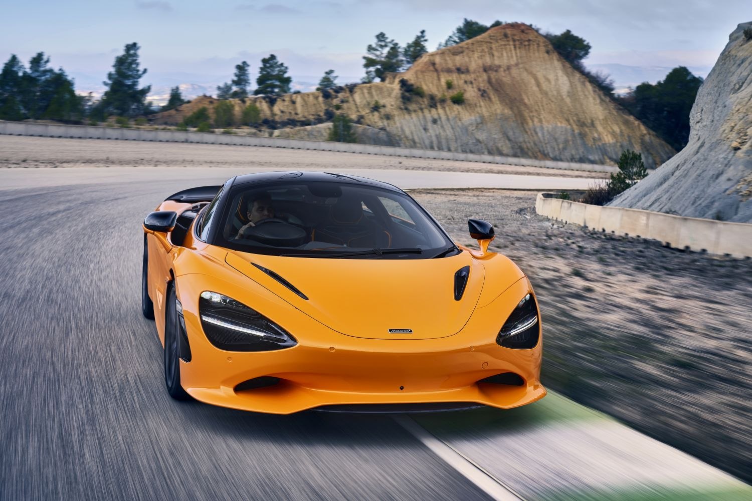 McLaren 750S technical specifications and fuel economy